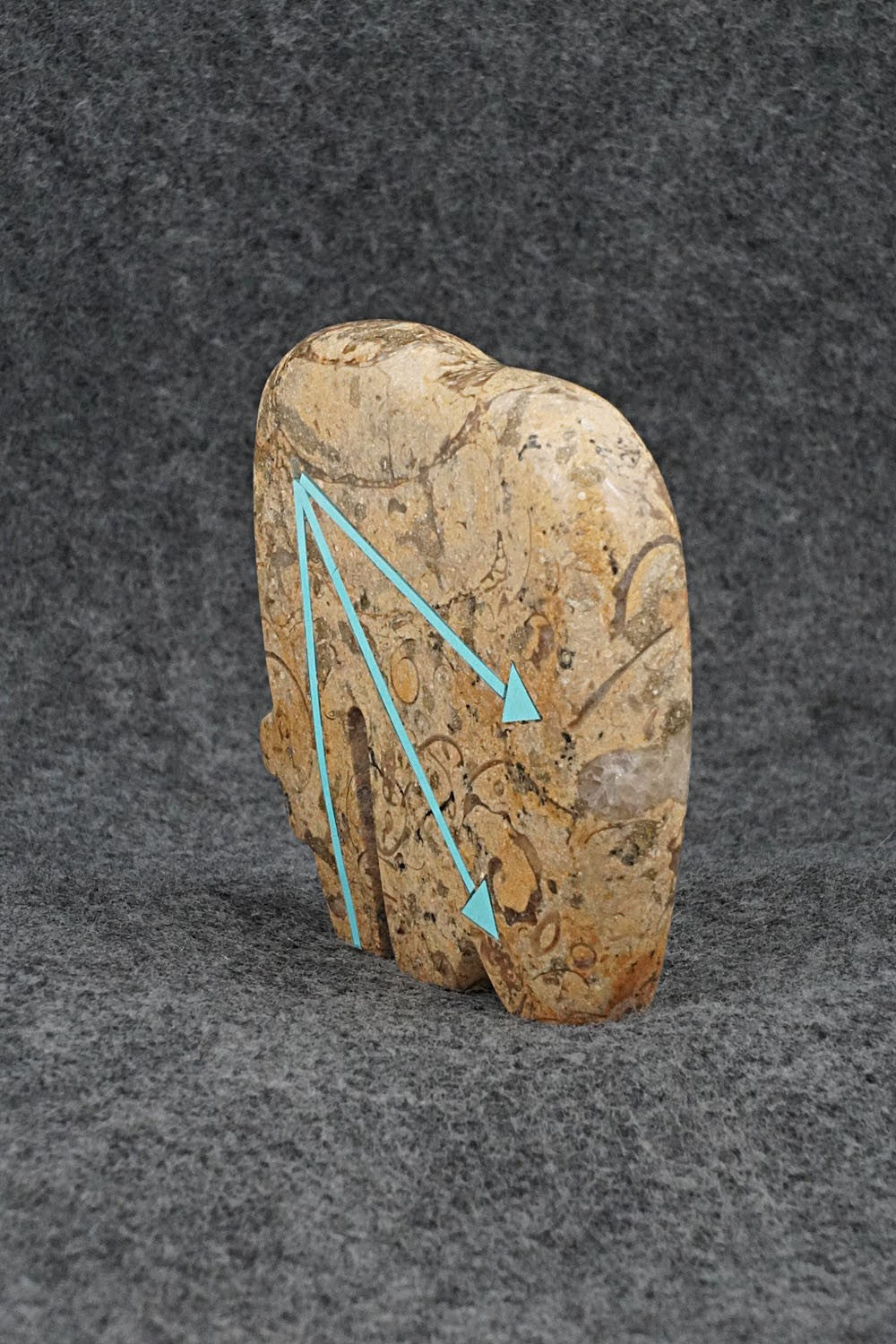Bear Zuni Fetish Carving - Bernard Laiwakete