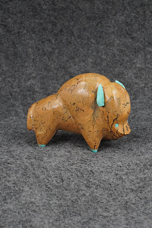 Buffalo Zuni Fetish Carving - Enrike Leekya