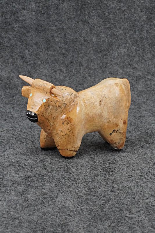 Bull Zuni Fetish Carving - Freddie Leekya