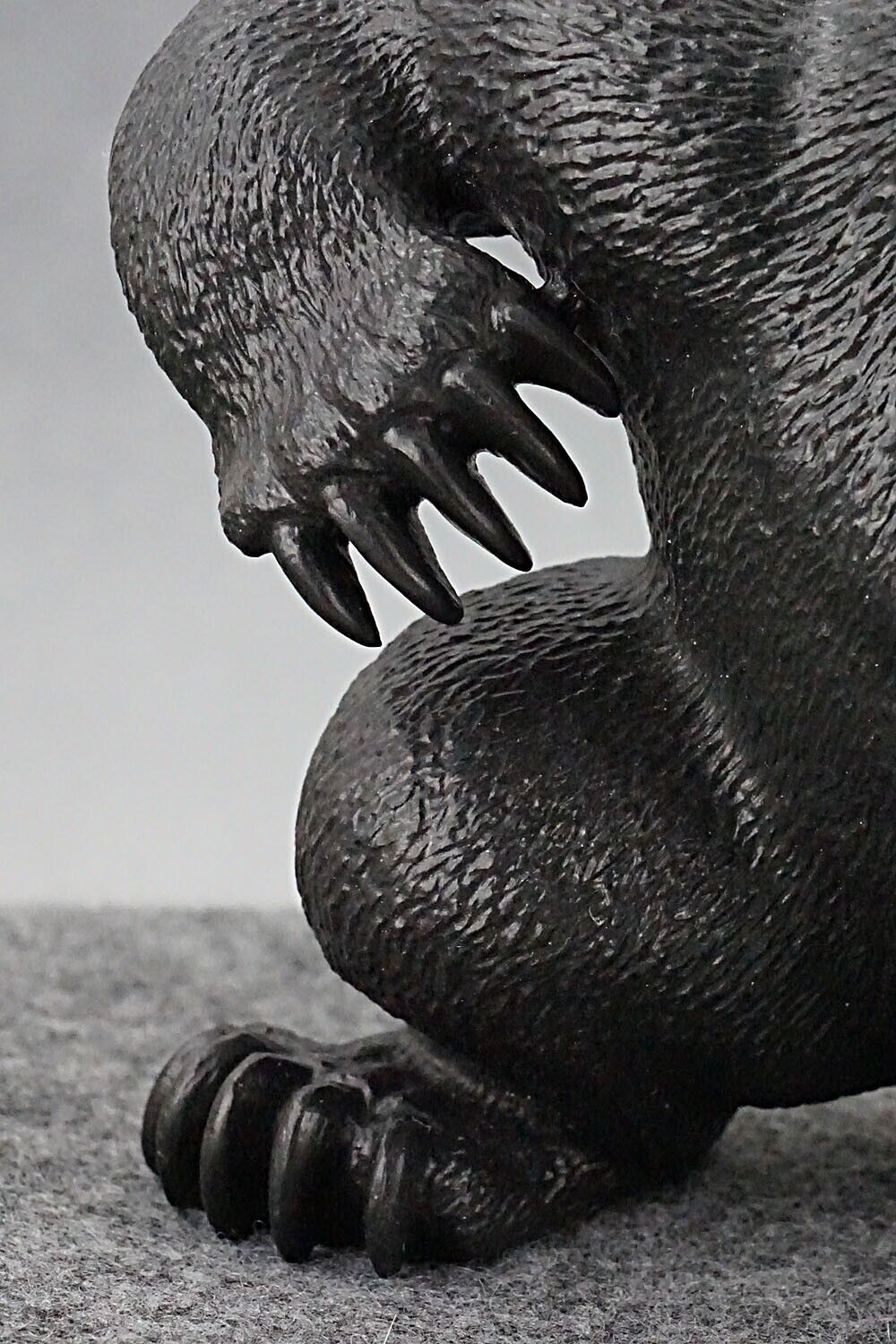 Bear Zuni Fetish Carving - Travis Lasiloo