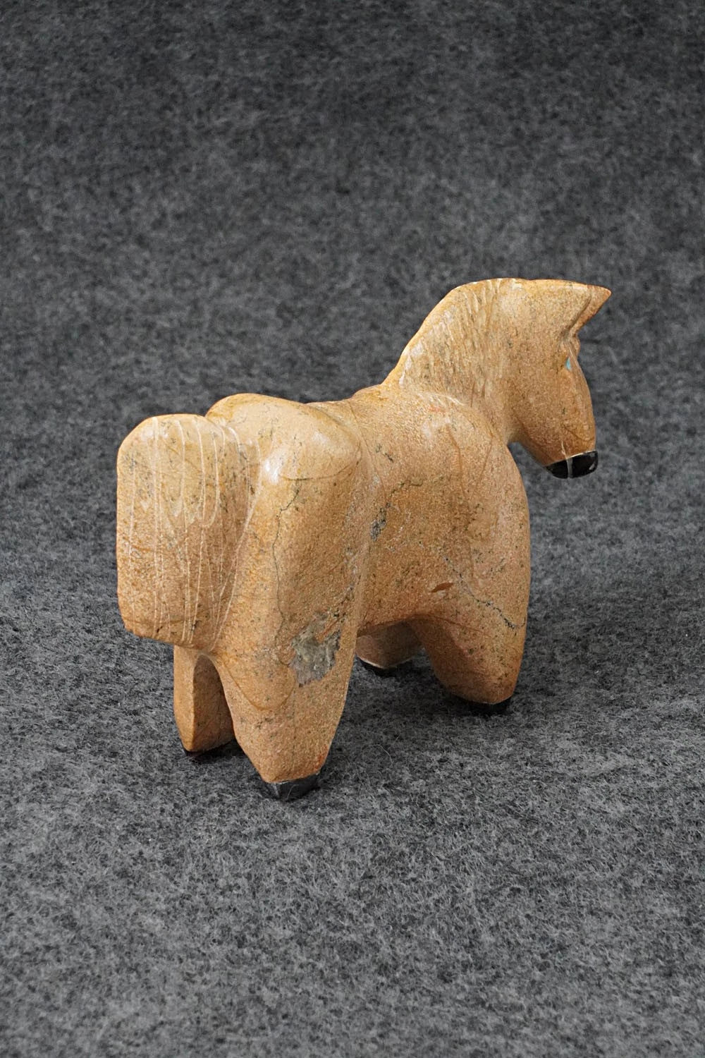 Horse Zuni Fetish Carving - Freddie Leekya