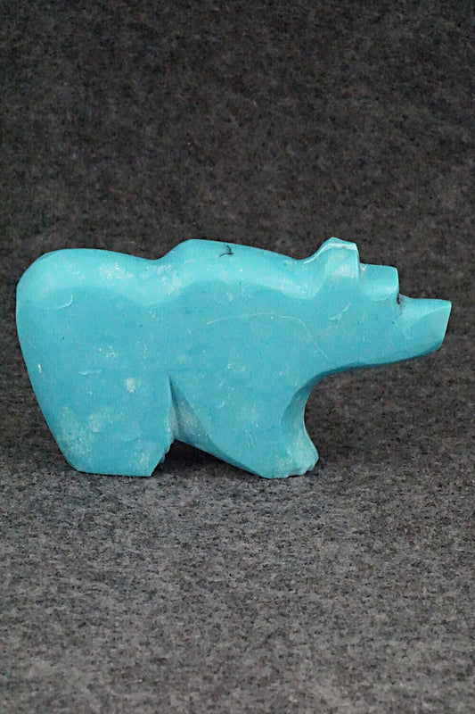Bear Zuni Fetish Carving - Bernard Laiwakete