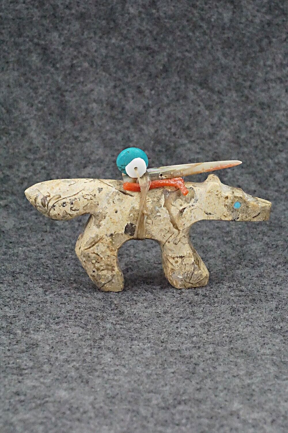 Wolf Zuni Fetish Carving - Fernando Laiwakete