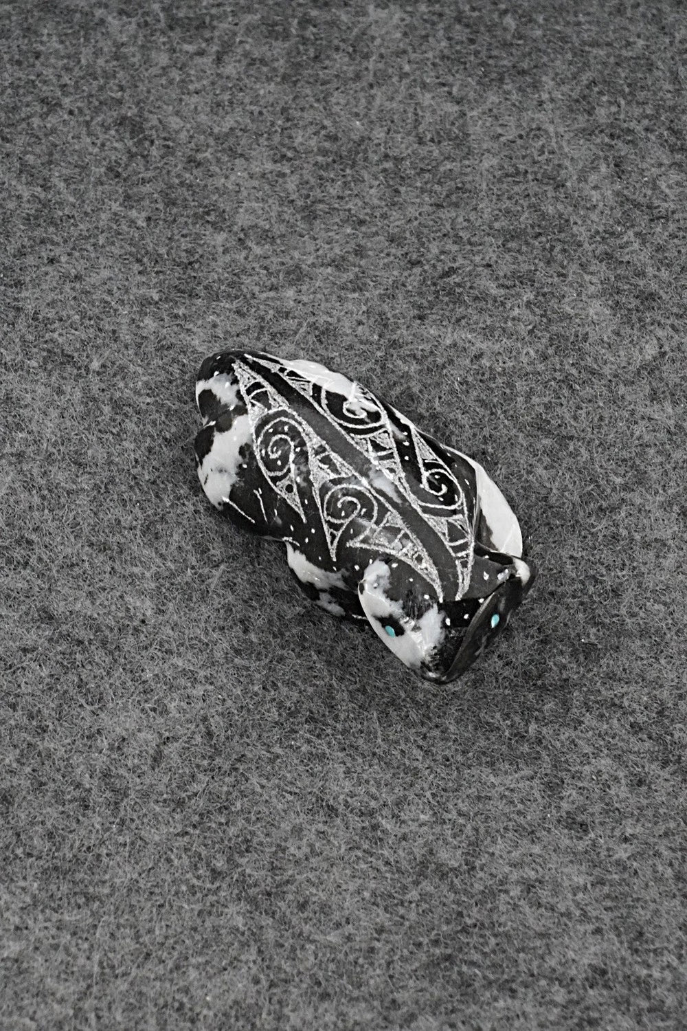 Badger Zuni Fetish Carving - Garrick Acque