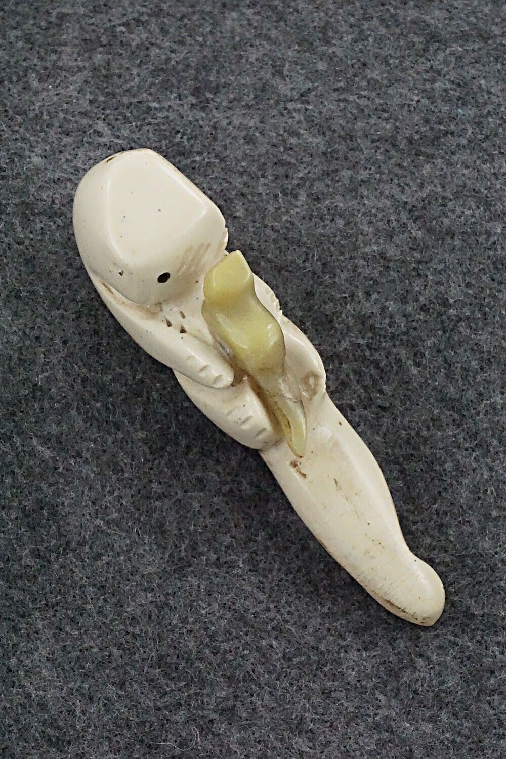 Otter with Cub Zuni Fetish Carving - Justin Red Elk