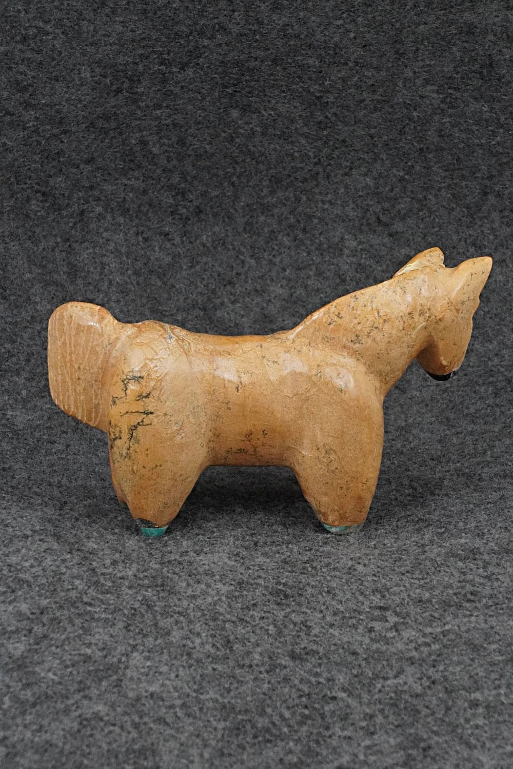 Horse Zuni Fetish Carving - Freddie Leekya
