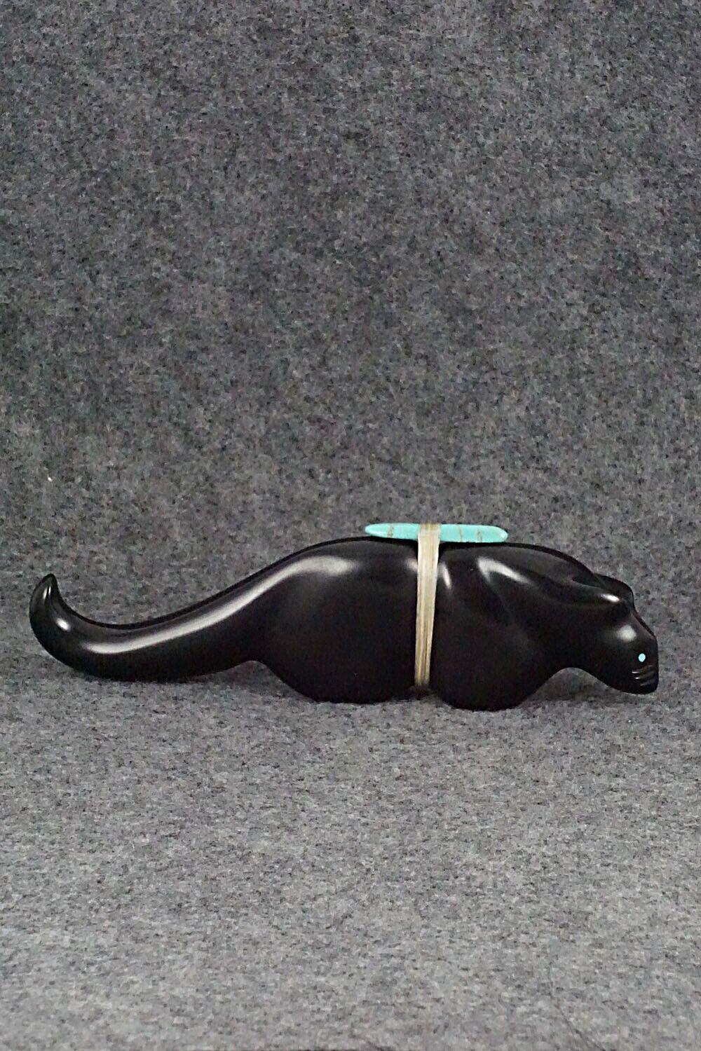 Mountain Lion Zuni Fetish Carving - Herbert Halate