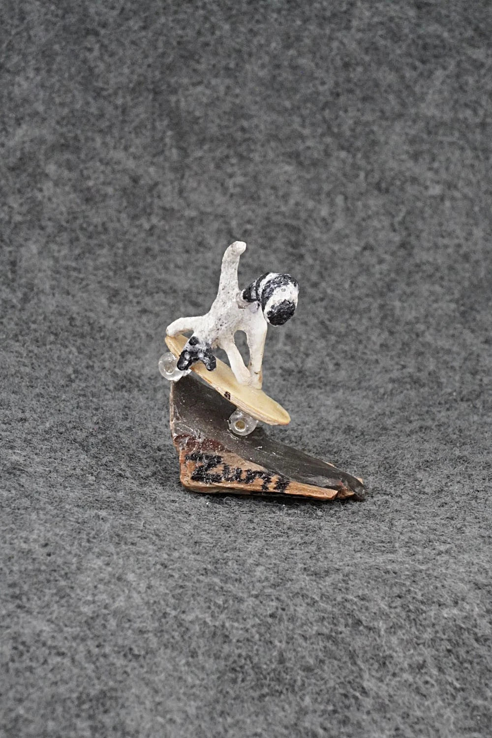 Raccoon Zuni Fetish Carving - Ruben Najera