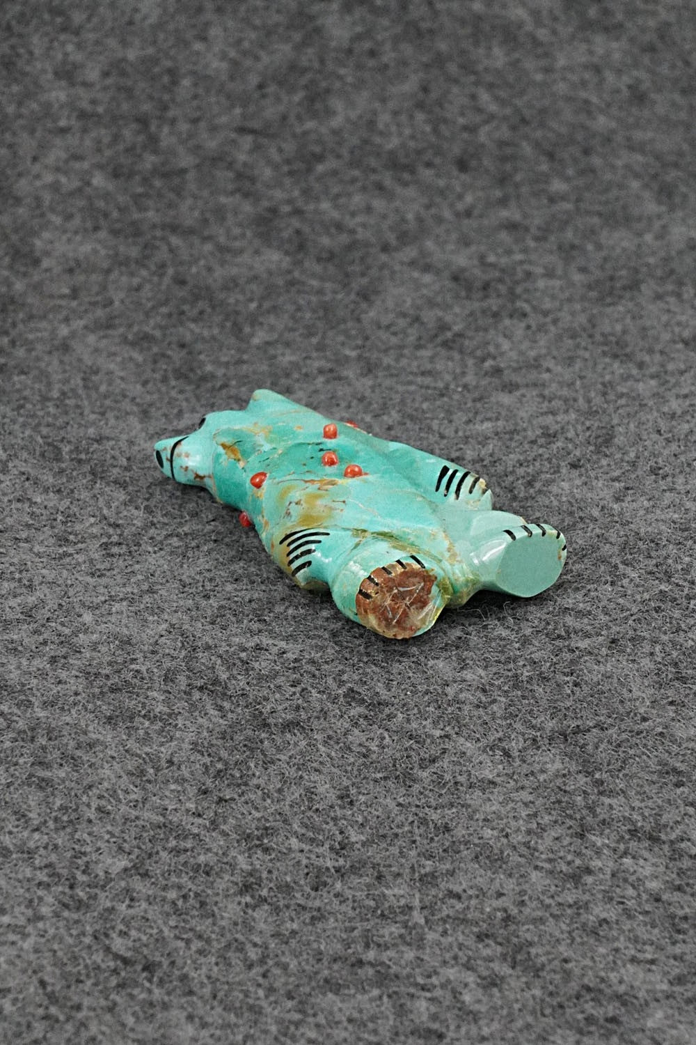 Bear Zuni Fetish Carving - Claudia Peina