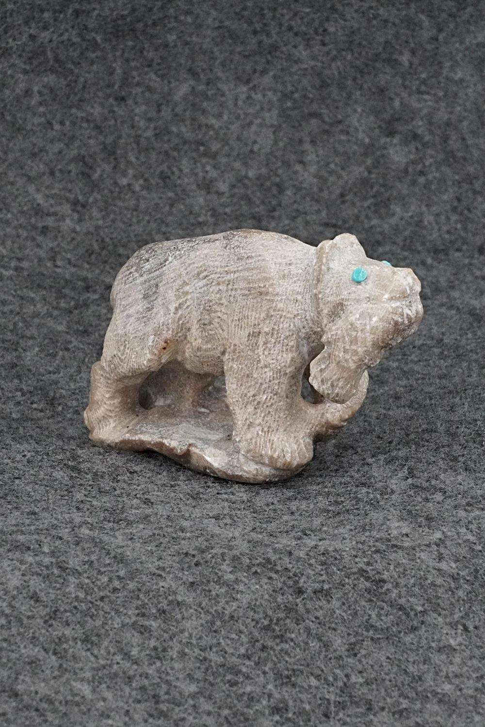 Bear Zuni Fetish Carving - Derrick Kammasee