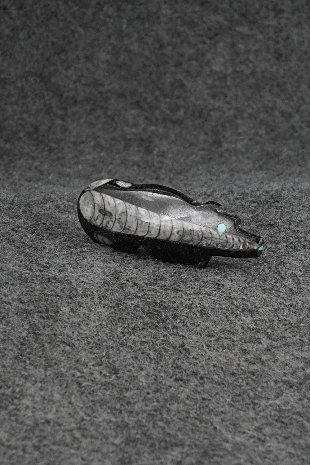 Bear Zuni Fetish Carving - Bernard Laiwakete