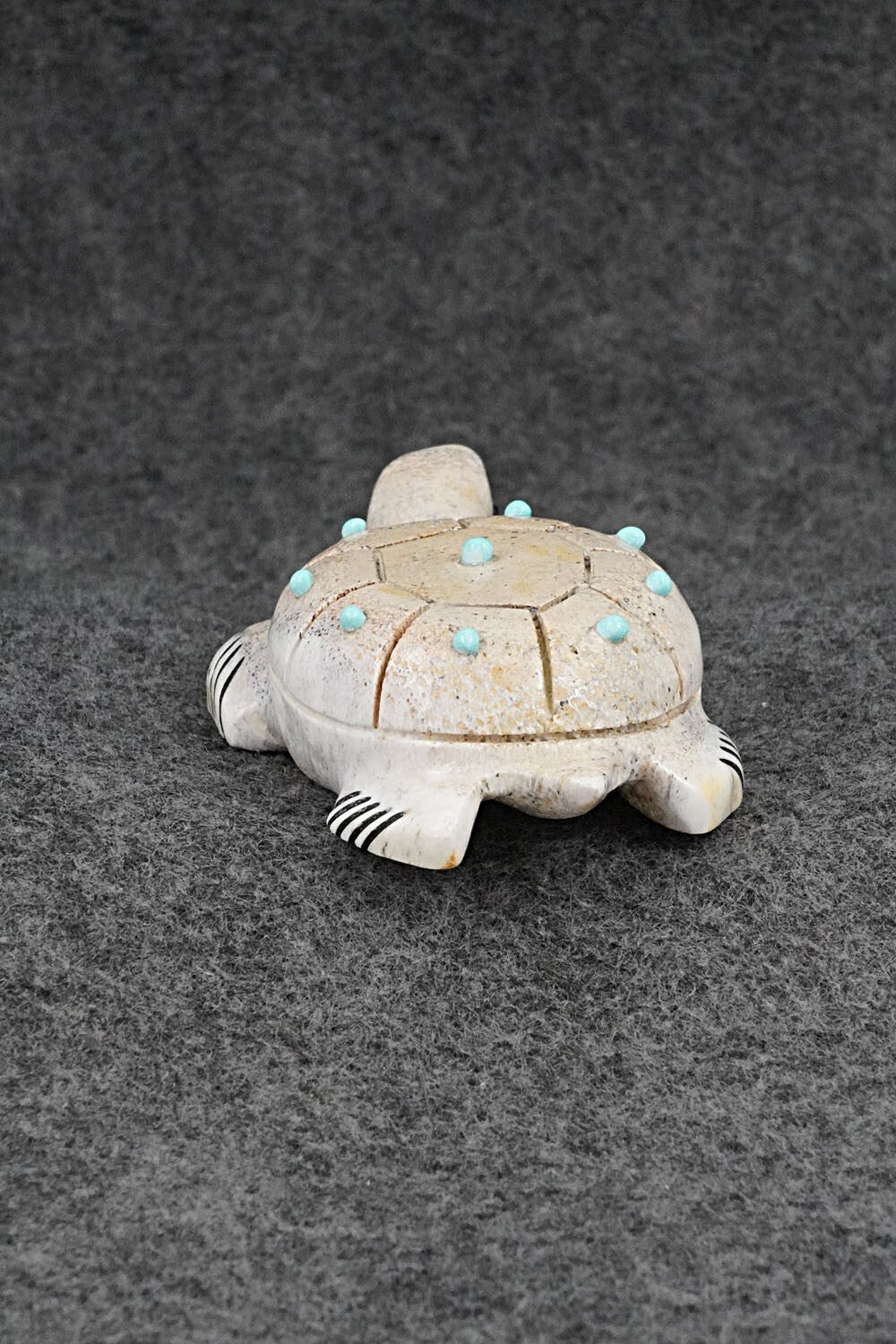 Turtle Zuni Fetish Carving - Claudia Peina
