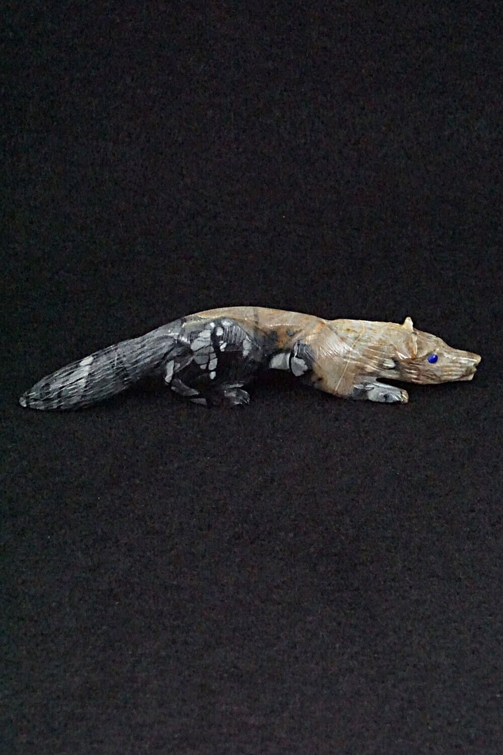 Wolf Zuni Fetish Carving - Lance Cheama