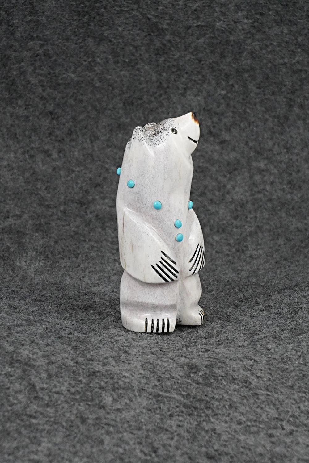 Bear Zuni Fetish Carving - Claudia Peina