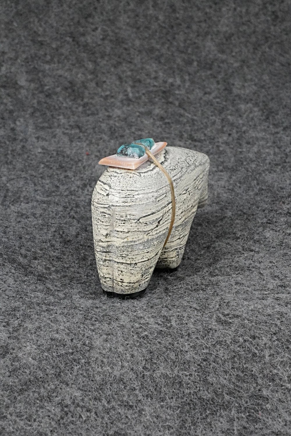 Bear Zuni Fetish Carving - Delvin Leekya