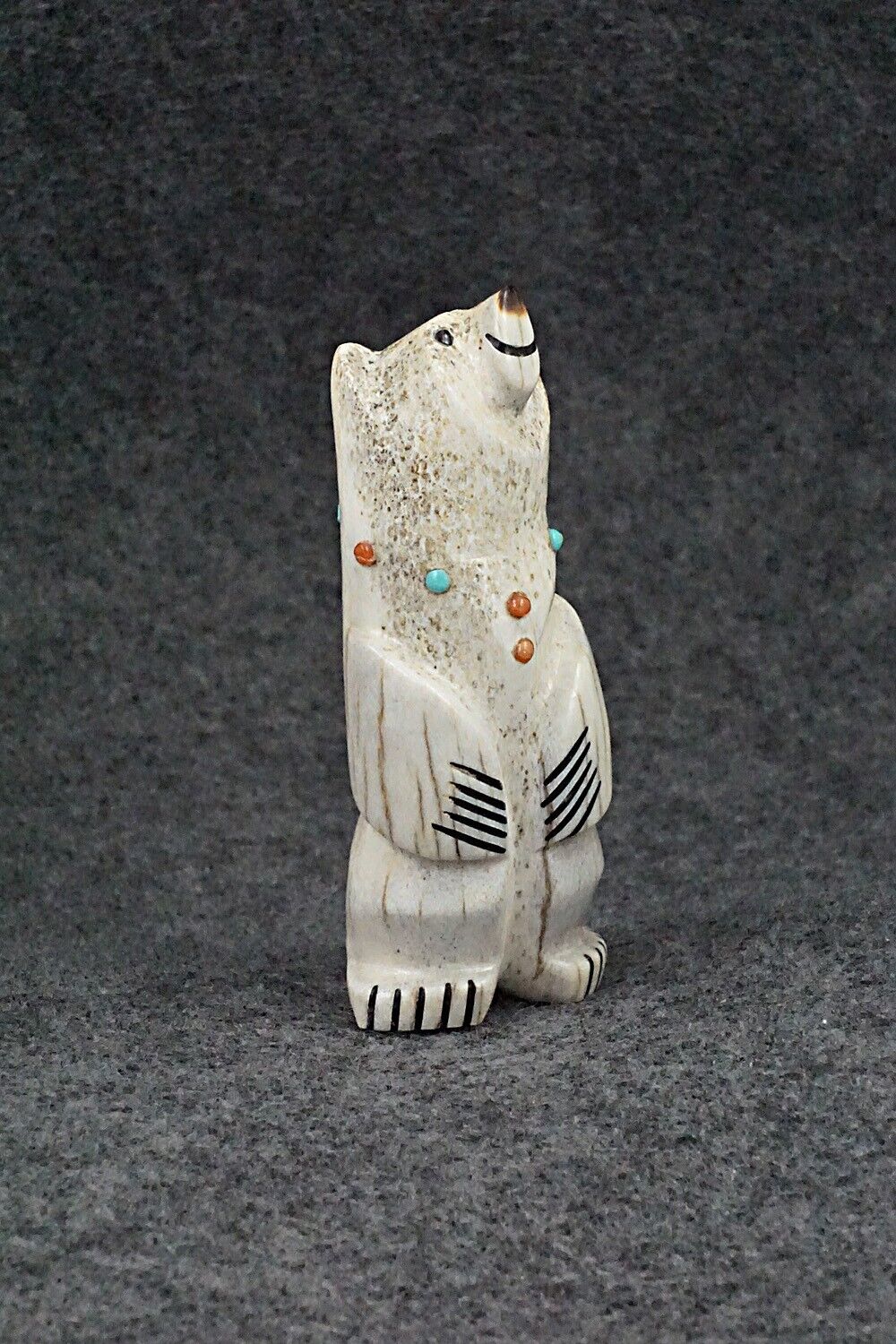 Bear Zuni Fetish Carving - Claudia Peina