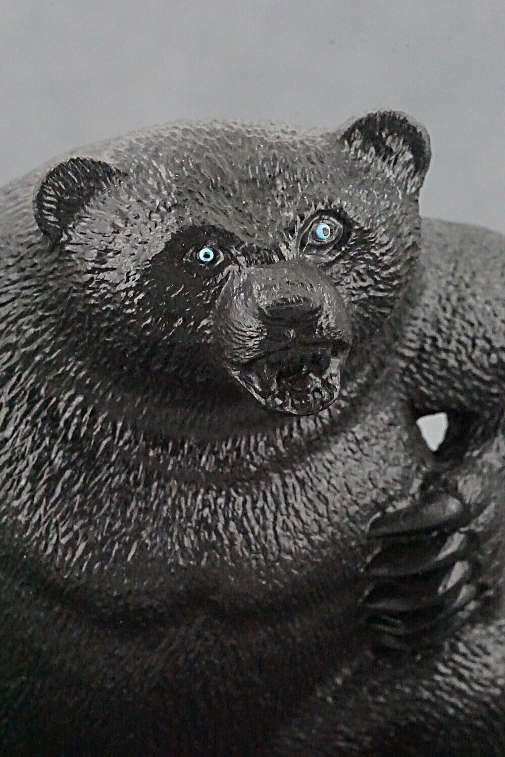 Bear Zuni Fetish Carving - Travis Lasiloo