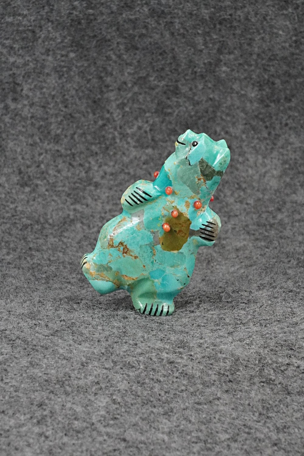 Bear Zuni Fetish Carving - Claudia Peina