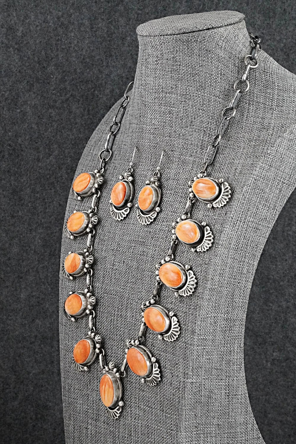 Spiny Oyster & Sterling Silver Necklace and Earrings Set - Paul Livingston