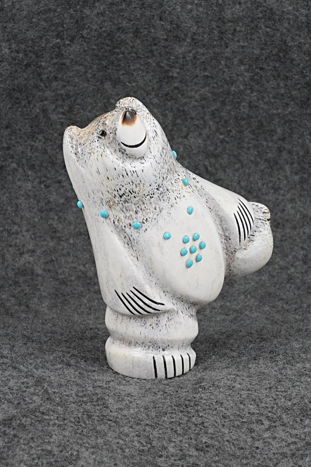 Bear Zuni Fetish Carving - Claudia Peina