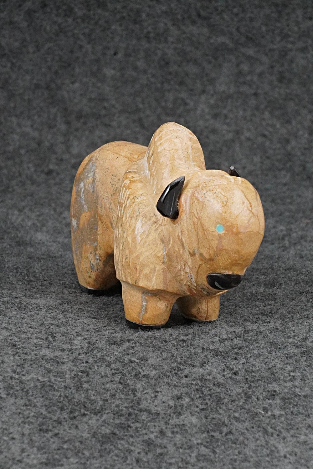 Buffalo Zuni Fetish Carving - Freddie Leekya