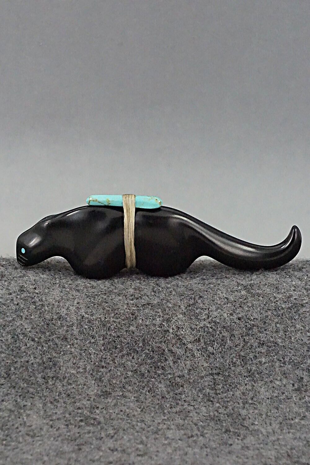 Mountain Lion Zuni Fetish Carving - Herbert Halate