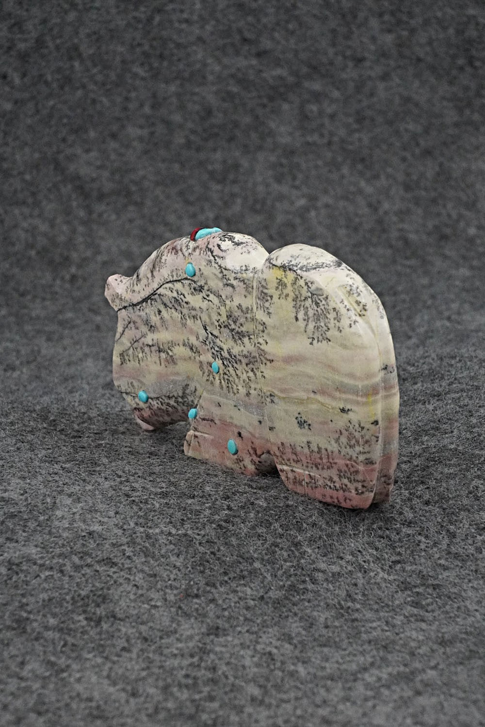 Bear Zuni Fetish Carving - Dannette Laate
