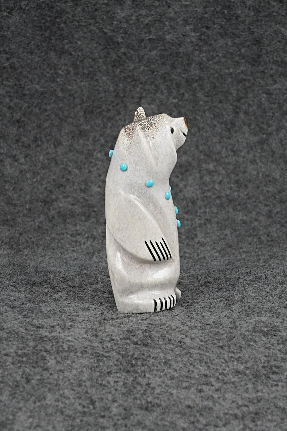 Bear Zuni Fetish Carving - Claudia Peina