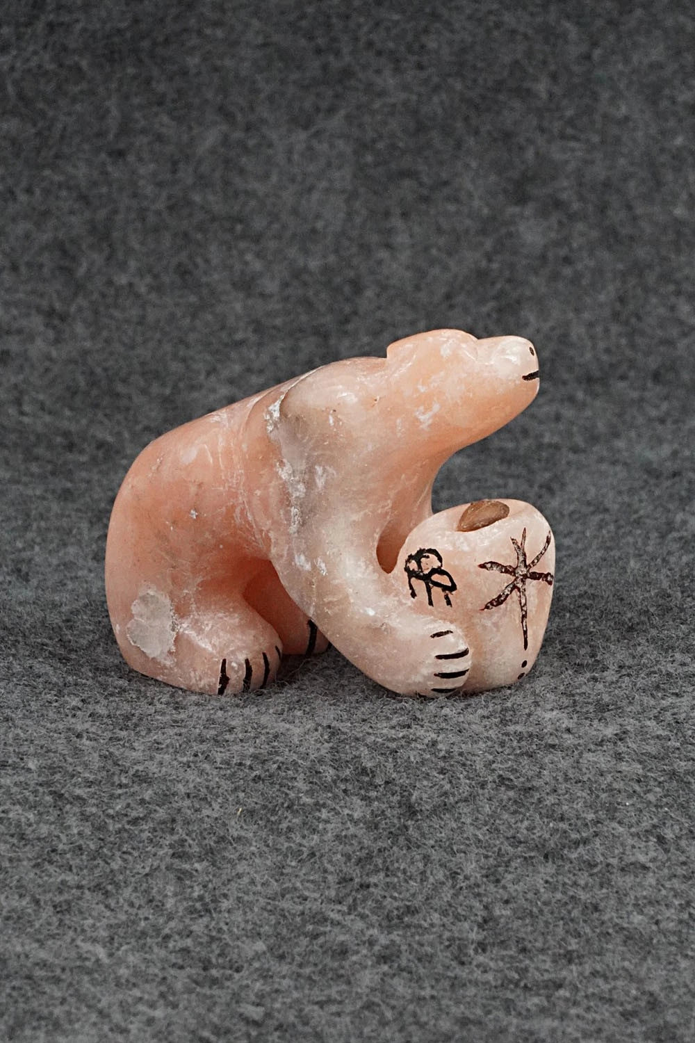 Bear Zuni Fetish Carving - Rick Kallestewa