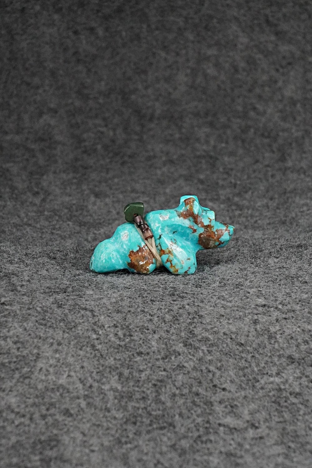 Bear Zuni Fetish Carving - Benina Kallestewa