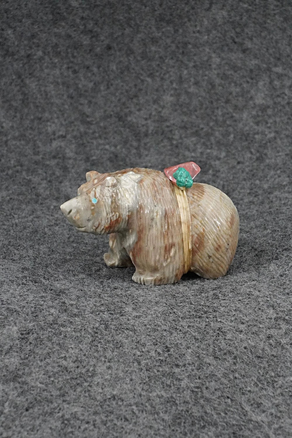 Bear Zuni Fetish Carving - Farlan & Paulette Quam