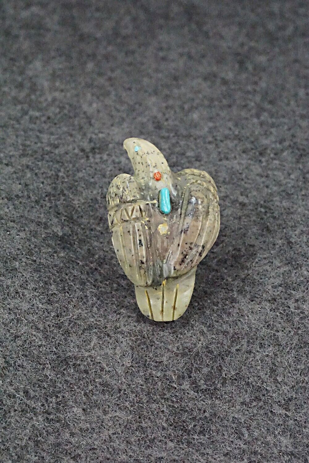 Eagle Zuni Fetish Carving - Donavan Laiwakete