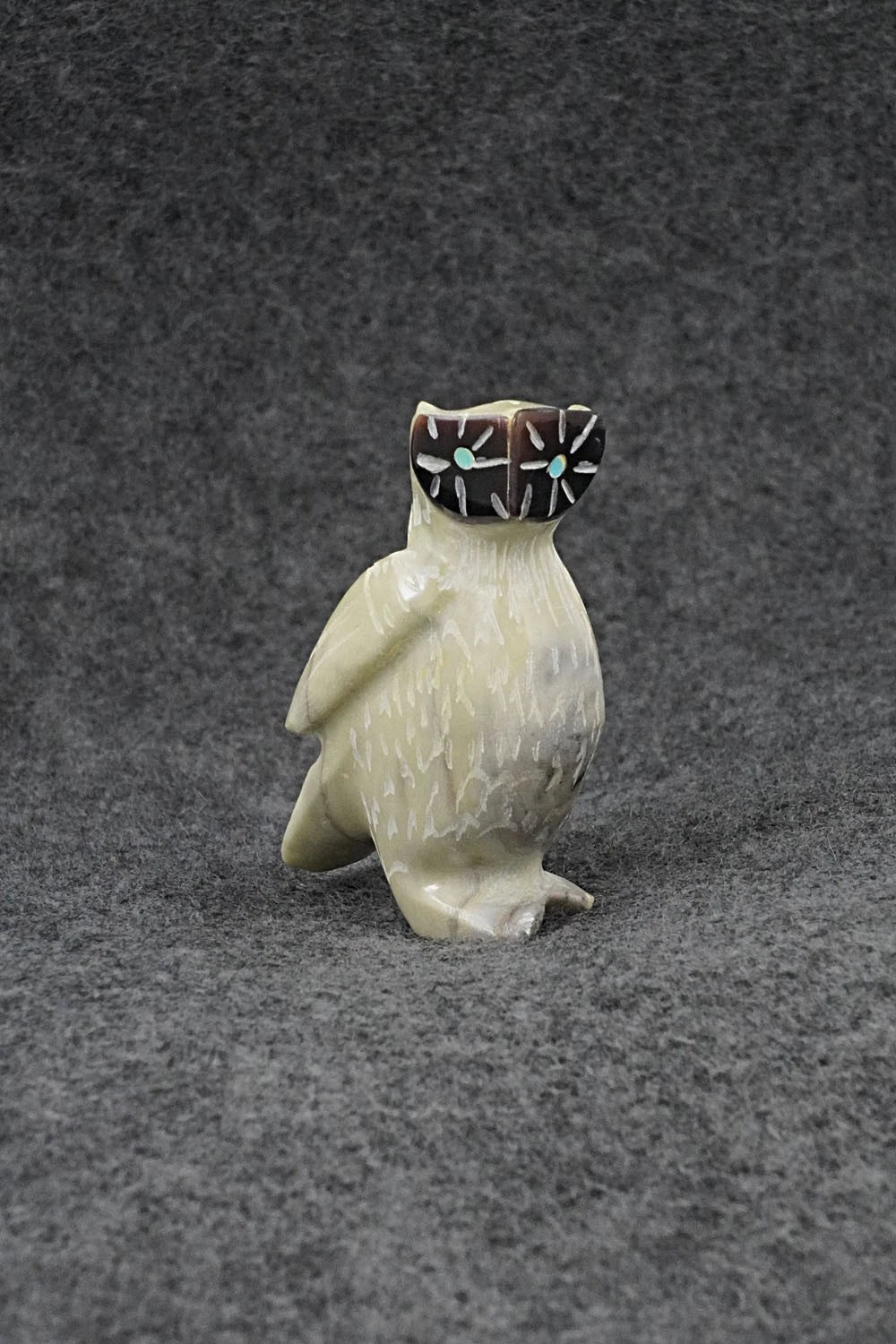 Owl Zuni Fetish Carving - Freddie Leekya