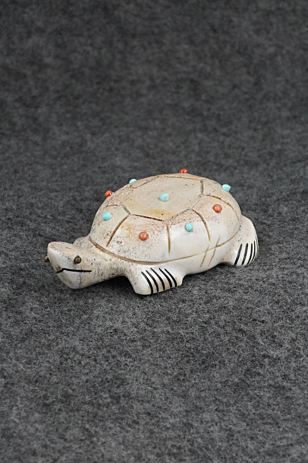 Turtle Zuni Fetish Carving - Claudia Peina