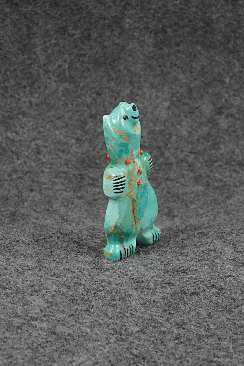 Bear Zuni Fetish Carving - Claudia Peina