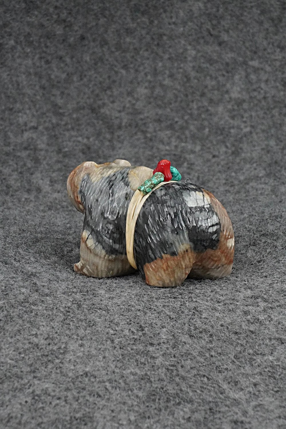 Bear Zuni Fetish Carving - Farlan & Paulette Quam