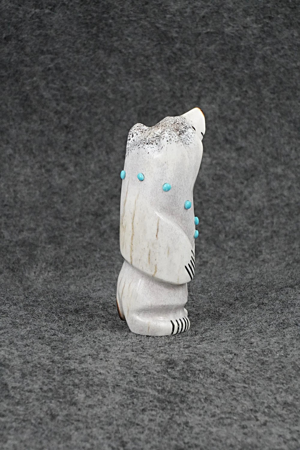 Bear Zuni Fetish Carving - Claudia Peina