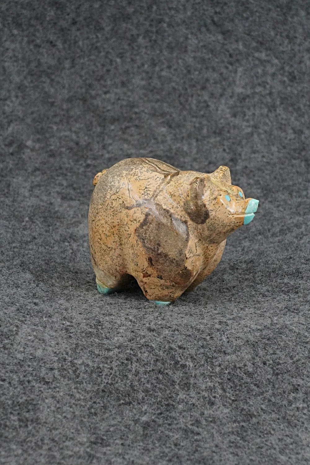 Pig Zuni Fetish Carving - Freddie Leekya