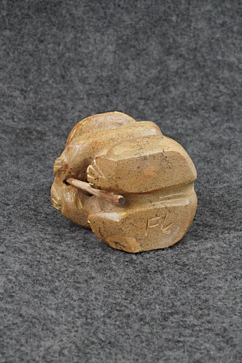 Bear Zuni Fetish Carving - Freddie Leekya