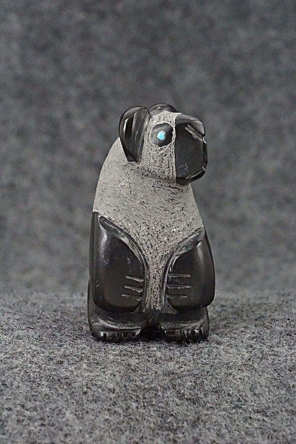 Bear Zuni Fetish Carving - Reynold Lunasee