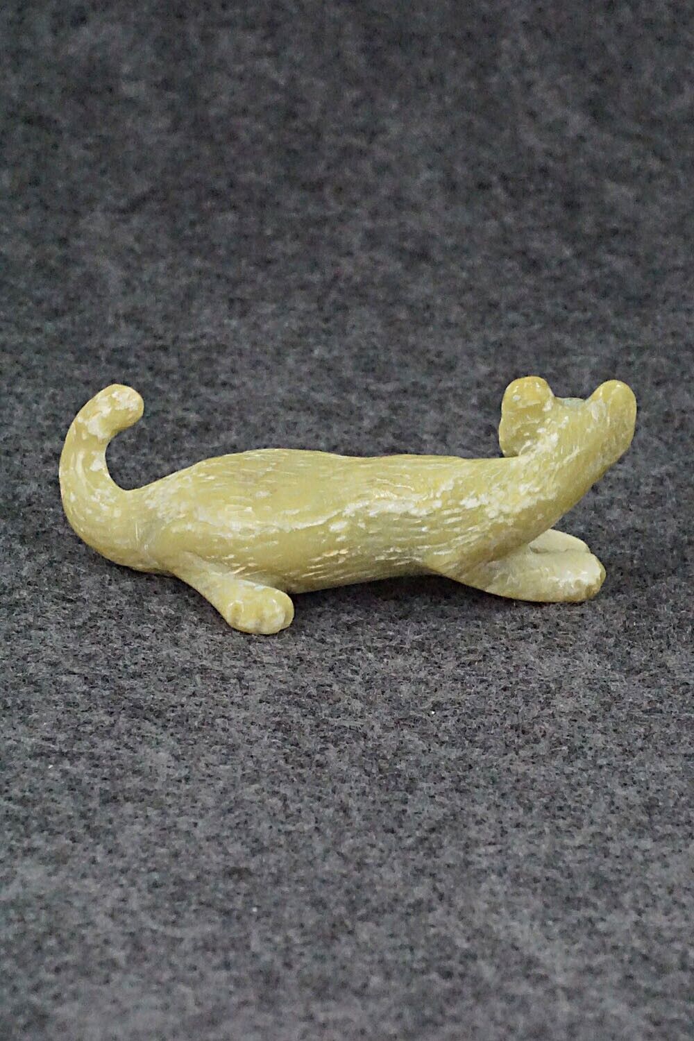 Mountain Lion Zuni Fetish Carving - Wilfred Cheama