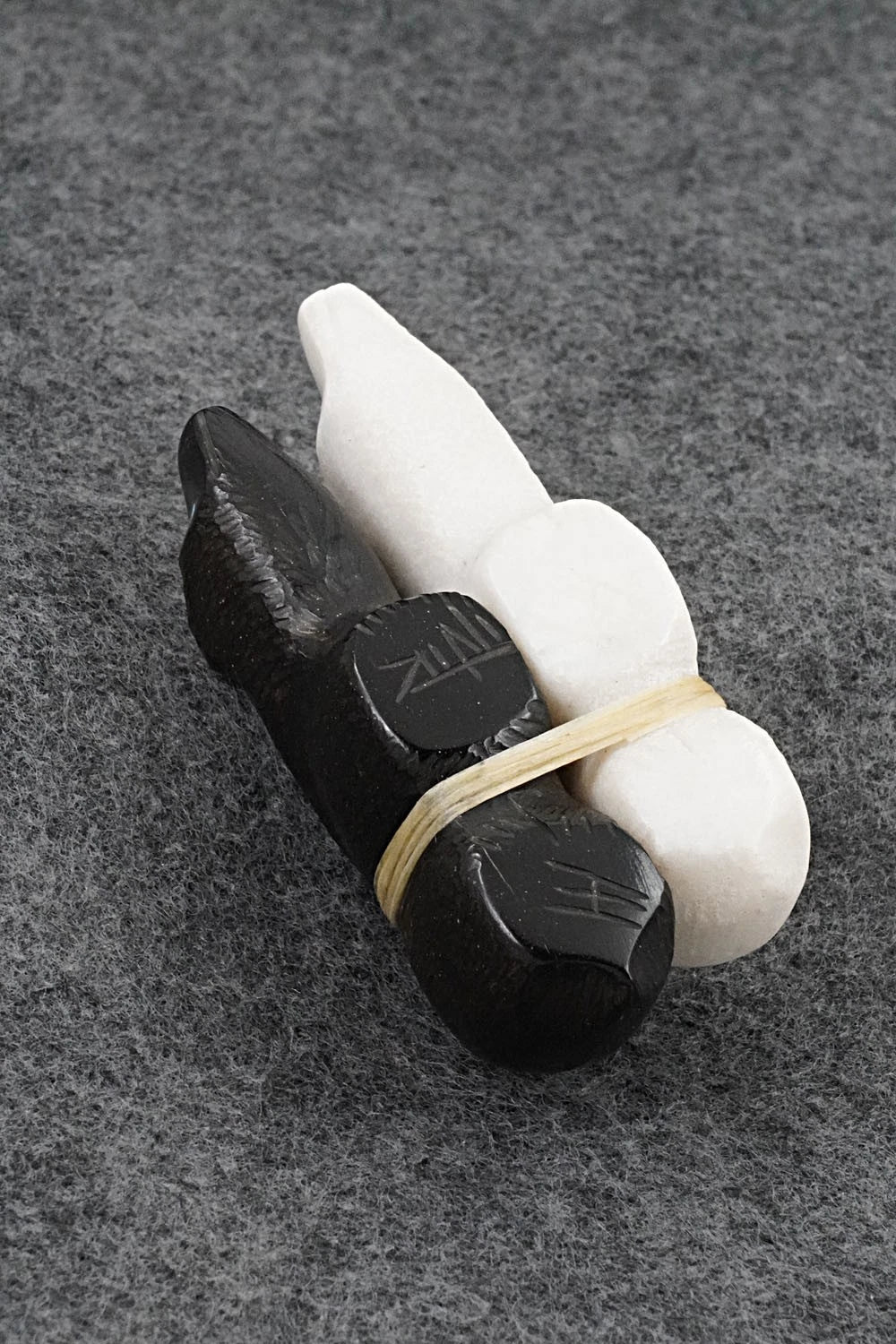 Bear Zuni Fetish Carving - Herb Halate