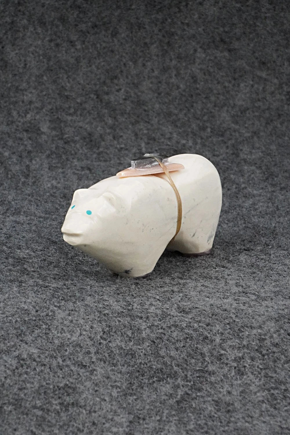 Bear Zuni Fetish Carving - Delvin Leekya