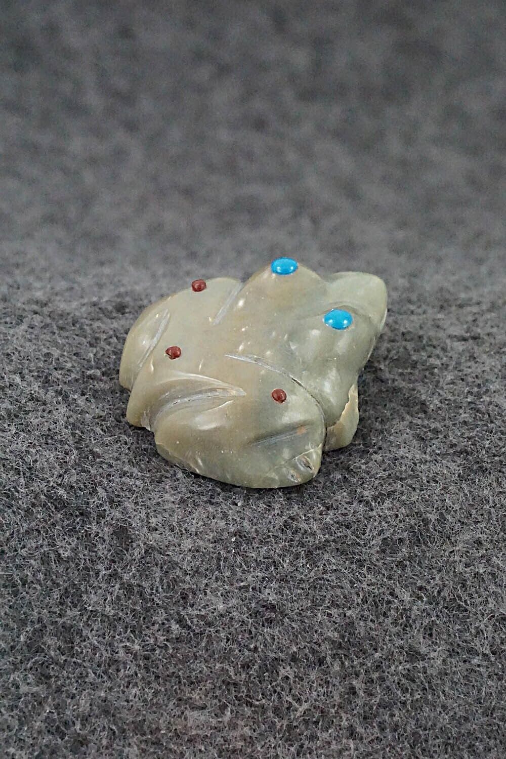 Frog Zuni Fetish Carving - Gordon Poncho