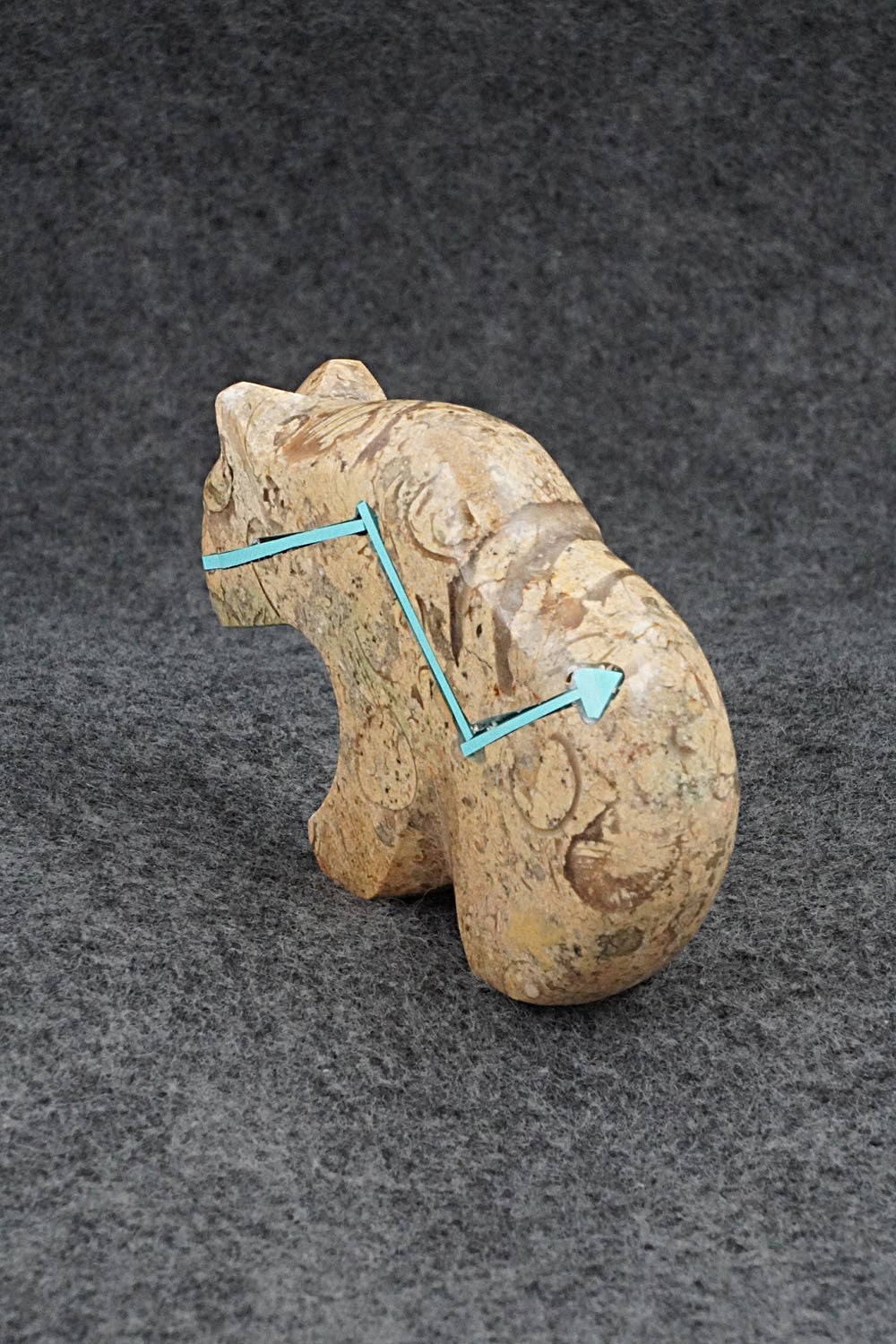 Bear Zuni Fetish Carving - Kenric Laiwakete
