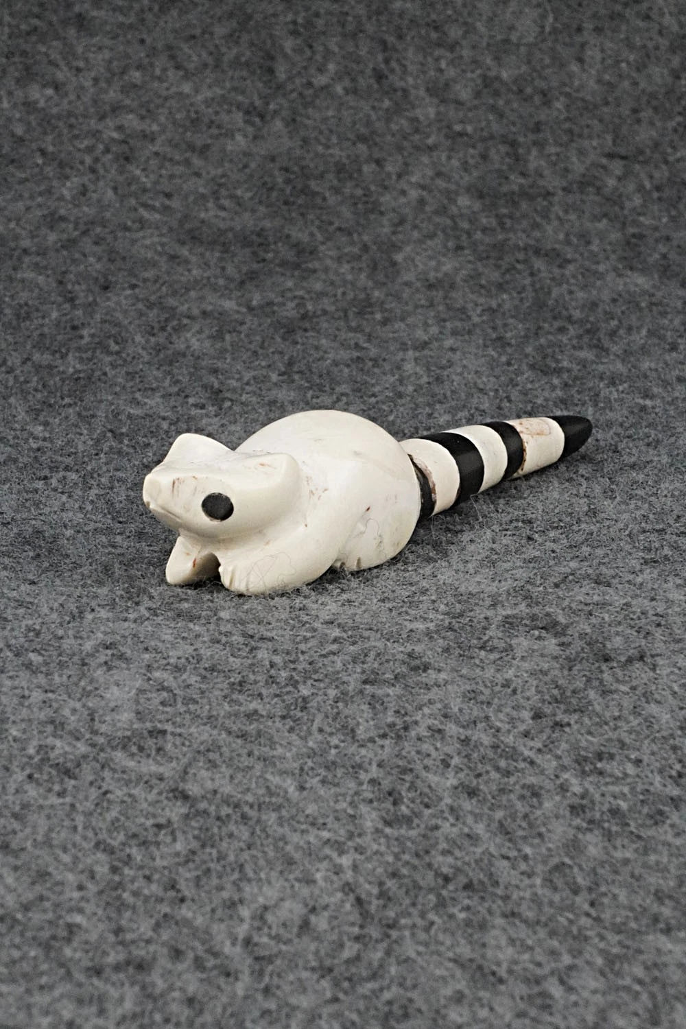 Raccoon Zuni Fetish Carving - Justin Red Elk