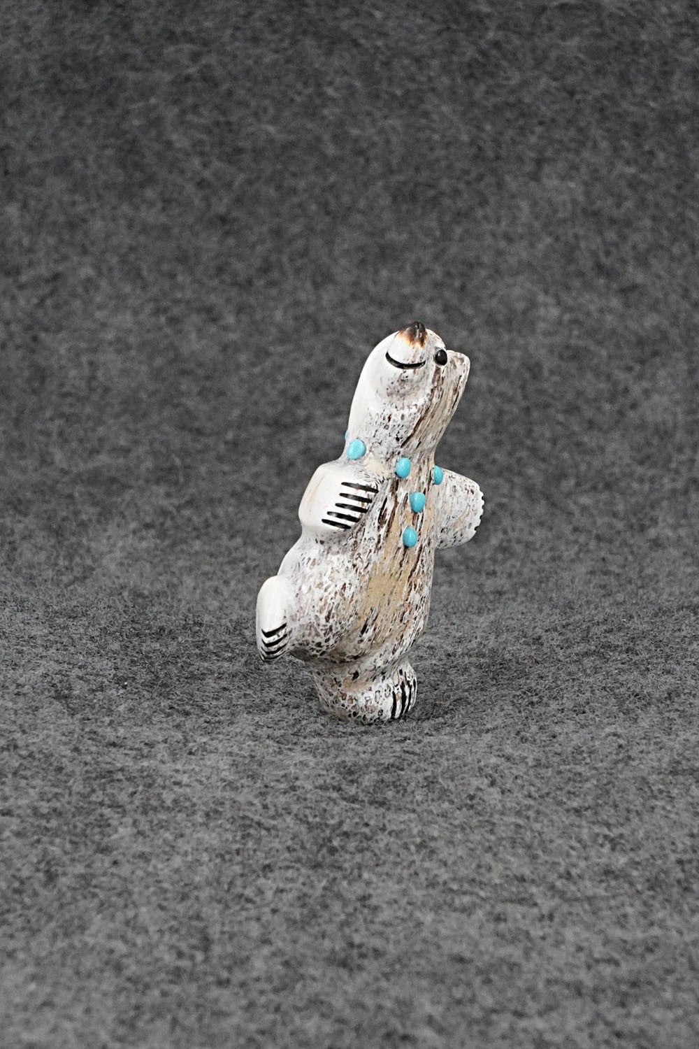 Bear Zuni Fetish Carving - Claudia Peina