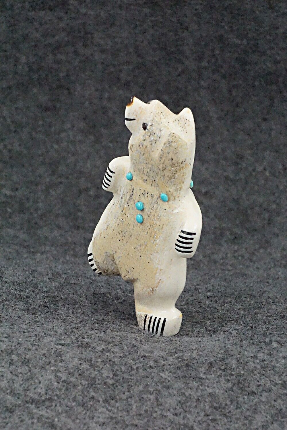 Bear Zuni Fetish Carving - Claudia Peina