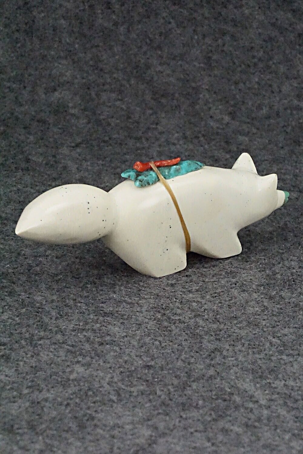 Wolf Zuni Fetish Carving - Enrike Leekya