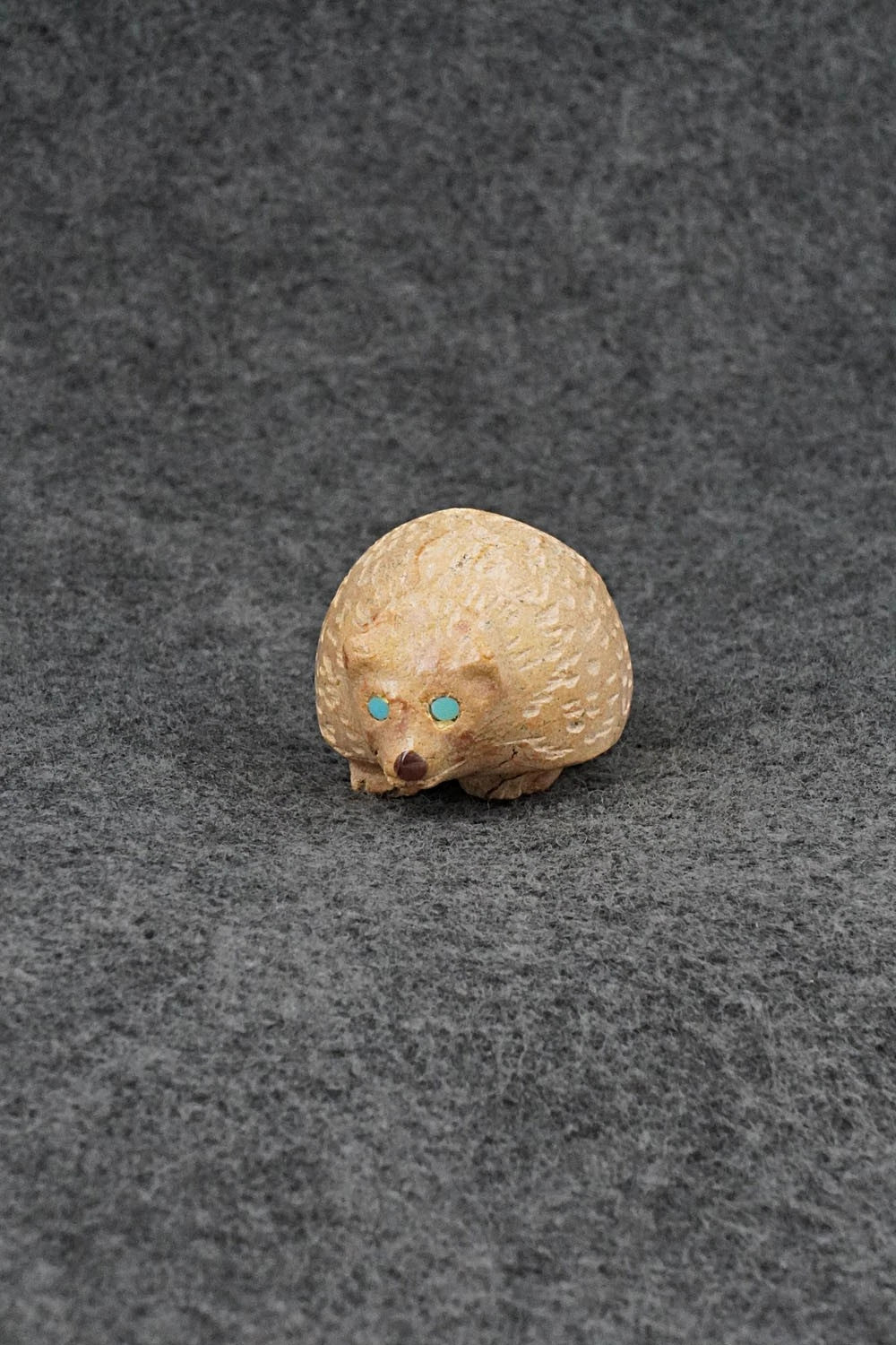 Porcupine Zuni Fetish Carving - Freddie Leekya